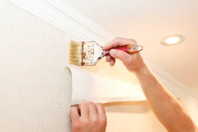 Pose de papier peint à Pompertuzat — revêtements muraux et toiles de verre